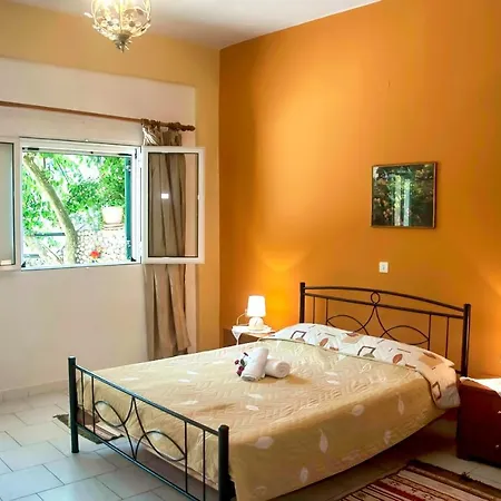 Tonia With Sea View And Garden - Beach, Corfu アパート ペレカス